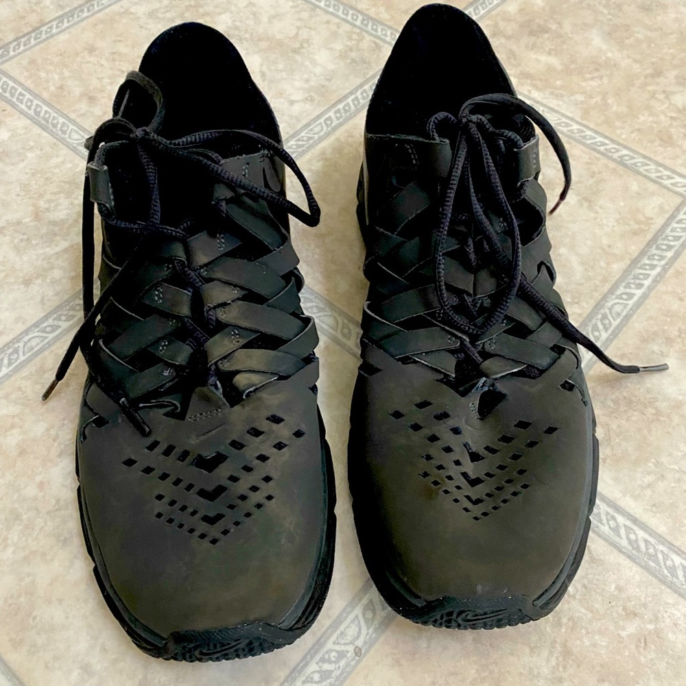 NIKE LUNAR FINGERTRAP TR SNEAKERS